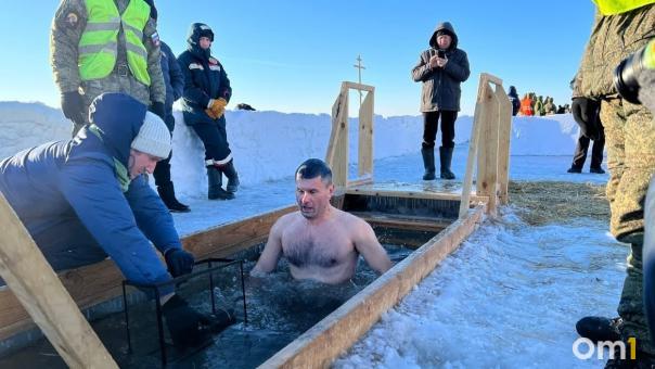 Как правильно окунаться в купель на Крещение: рекомендации