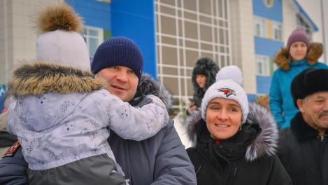 Прогулки с собаками и фильмы: Алёна Хоценко рассказала, как отдыхает семья губернатора
