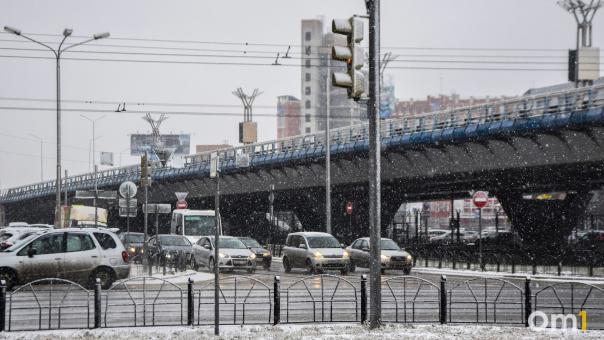 Водителей предупредили об опасности на дорогах Омска