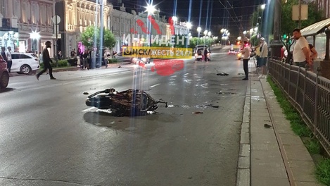 Разорвало пополам. На Ленина мотоциклист вылетел на встречку, но выжил