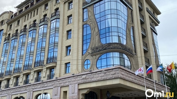 С бывшего здания отеля Marriott в Новосибирске сняли вывеску