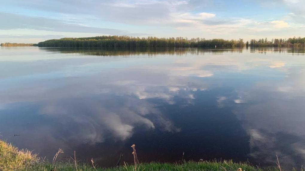 Вода в Иртыше опустилась ниже опасной отметки на севере Омской области