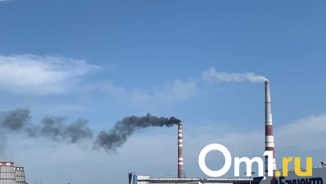 Открыли окна и задохнулись. Омичи почувствовали сильные выбросы в жаркую ночь