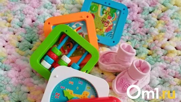 В Омске беременная женщина не смогла попасть в роддом № 4 из-за его закрытия