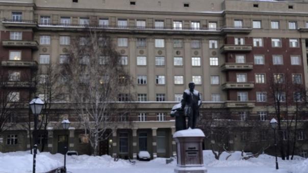 Реконструкцию 100-квартирного дома в Новосибирске отложили из-за нехватки средств