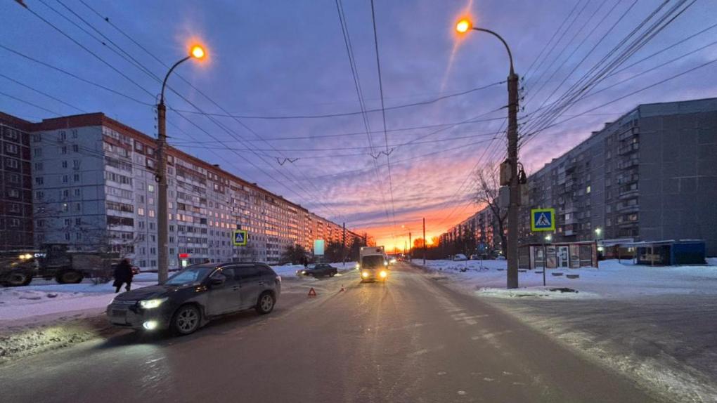 Водитель сбил девушку-пешехода в Кировском районе Новосибирска