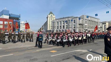 Первые кадры парада Победы в Новосибирске: город встречает 9 Мая