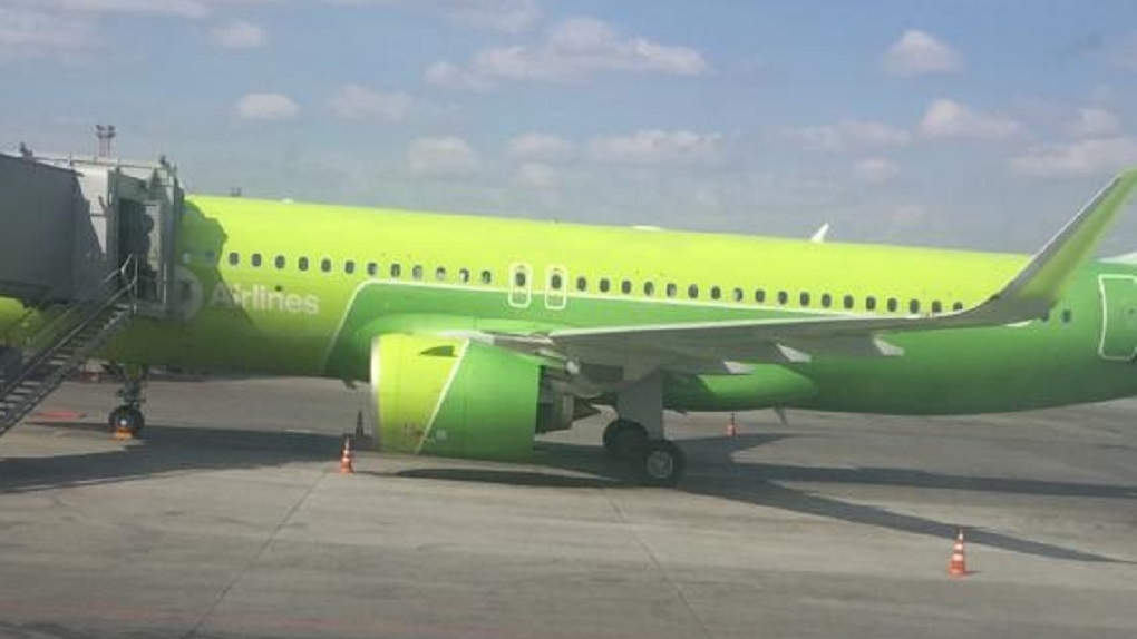 В аэропорту Толмачево объявили тревогу из-за отказа механизма взлетевшего самолета