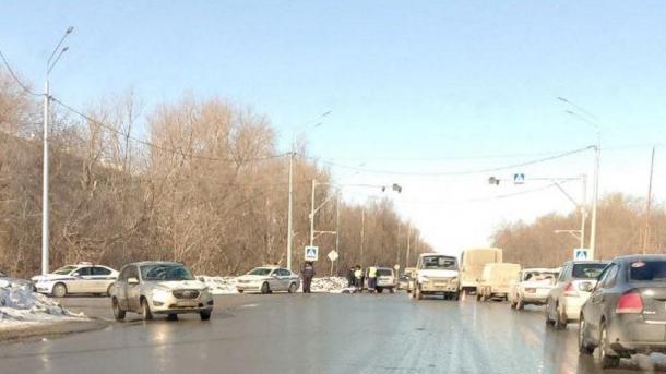 На выезде из Омска насмерть сбили человека