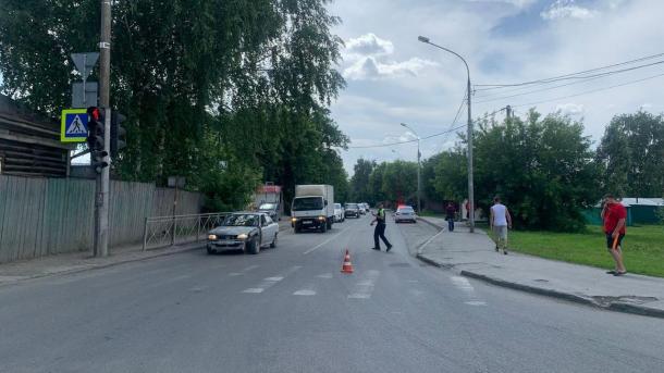 13-летний на электромопеде попал в ДТП в Новосибирске: мальчик в больнице