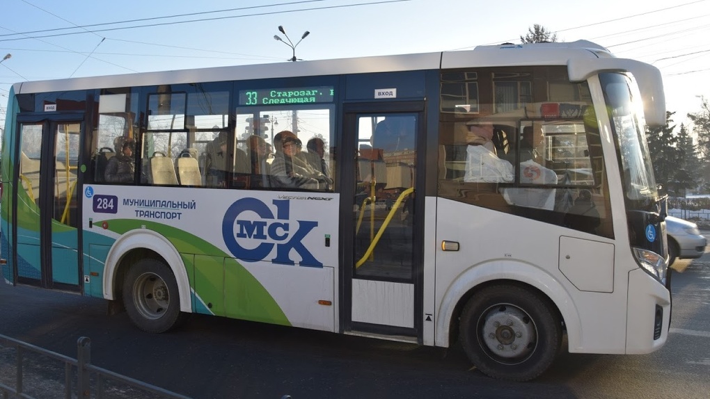 Омичи чаще падают в автобусах, чем в маршрутках, считает ГИБДД