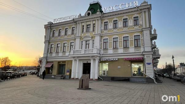 Тёплые шапки и лёгкие куртки. Погода в начале недели заставит омичей задуматься