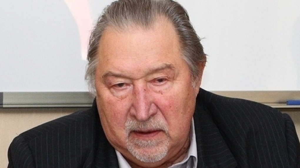 В Омске со Старо-Северного кладбища украли бюст «советского мэра города» Юрия Глебова