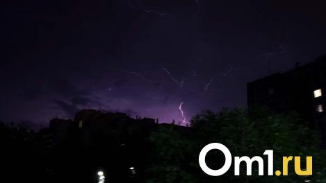«Молния сверкала каждые 10 секунд!»: фотоподборка ночной грозы