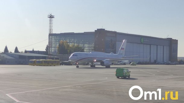 Самолет министра обороны Шойгу заметили в аэропорту Толмачёво