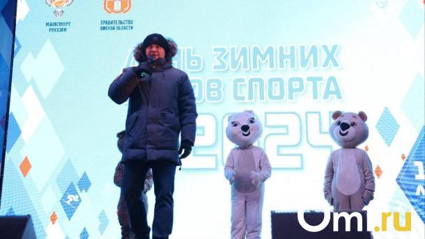 Губернатор Хоценко выступил на плацу Кадетского корпуса в фирменной куртке