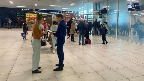 322 человека полсуток ожидают вылета на Пхукет в новосибирском аэропорту