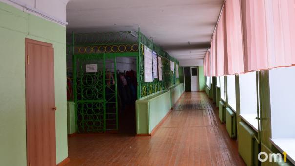 В Омске накануне каникул закрыли на карантин почти два десятка школ