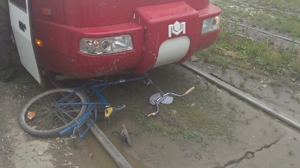 В Новосибирске трамвай сбил 9-летнего велосипедиста