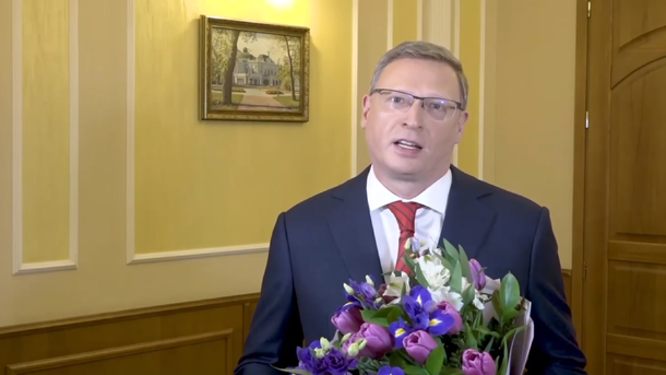 Губернатор Бурков и мэр Шелест поздравили омичей с 8 Марта