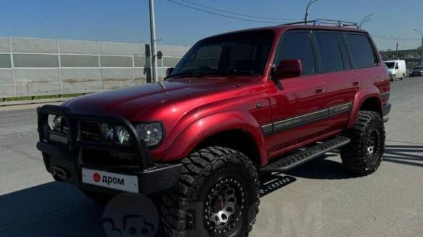 31-летний Land Cruiser выставлен на продажу за 4,5 миллиона рублей в Новосибирске