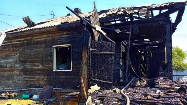 Военнослужащий СВО спас семью из горящего дома в Новосибирской области