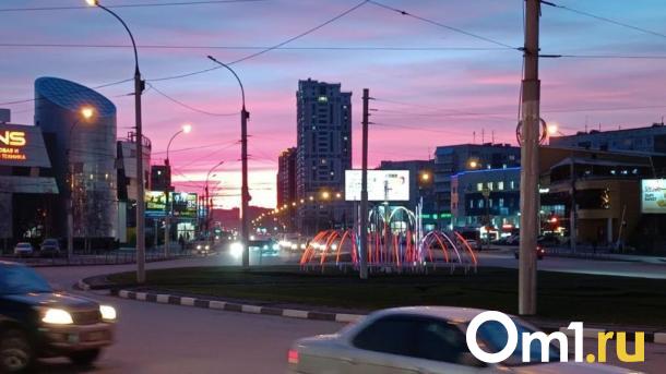 Подготовка к Новому году: в Новосибирске включили первый световой фонтан
