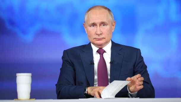 Владимир Путин отстранил омича от обязанностей представителя президента в Квалификационной коллегии судей