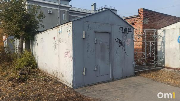 На месте аварийных домов в Омске построят гаражи и парковку