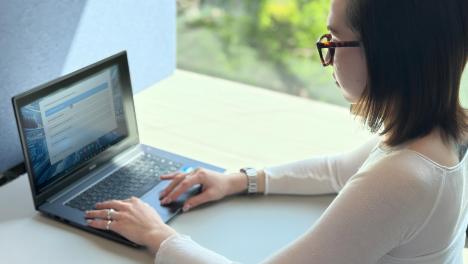 «Газпромнефть-СМ» поможет найти работу на омском заводе