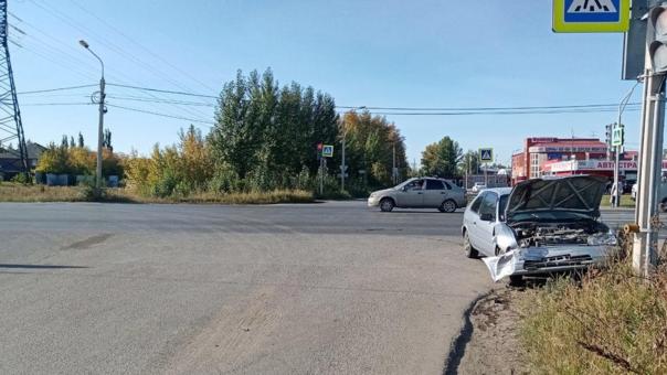 Не пропустила на повороте. В Омске произошло массовое ДТП с пострадавшими