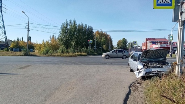 Не пропустила на повороте. В Омске произошло массовое ДТП с пострадавшими