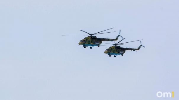 Новосибирцев напугали вертолёты над городом. ВИДЕО