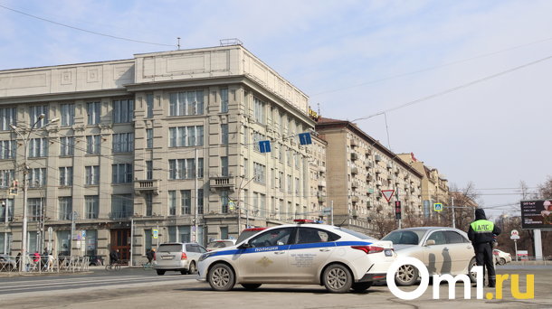Из-за колодцев на дорогах стали чаще происходить ДТП в Новосибирске