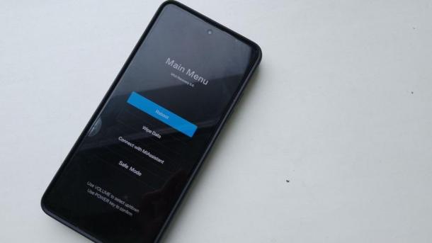 Россияне составляют массовый иск на Xiaomi из-за сбоя