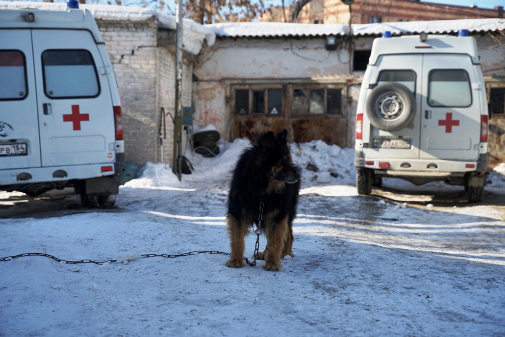 Помощь новосибирск. Новосибирск подстанция скорой помощи. Скорой на подстанции Омск. Неотложка Новосибирск. Фото из кино скорая помощь.