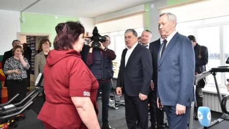 Губернатор Андрей Травников проконтролировал реализацию социально значимых проектов в Баганском районе