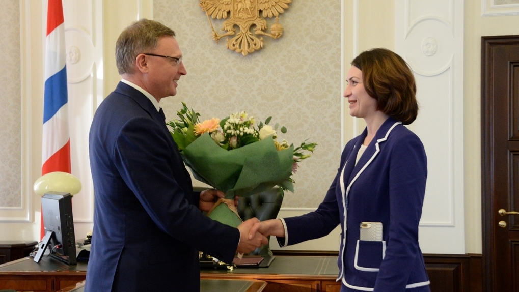 Бурков лично поздравил Фадину с избранием мэром Омска