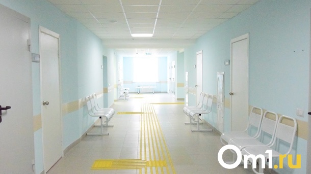 Все на больничном. В Омске полностью закрыли поликлинику из-за отсутствия врачей
