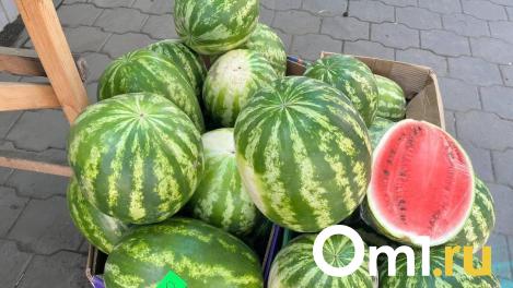 Арбузы — по 60 рублей, персики — по 379: изучаем цены на фрукты в Омске