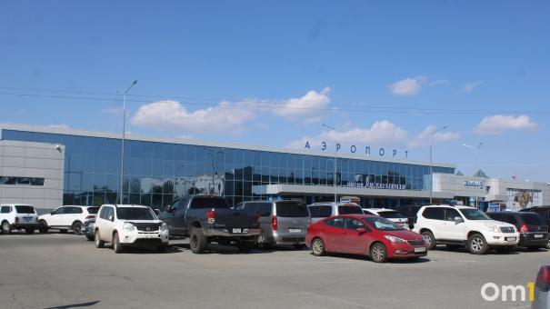 В Омске следователи проводят проверку из-за смерти пилота в аэропорту