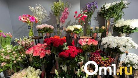 Какие цветы подарить? Омичам назвали букеты на все случаи жизни
