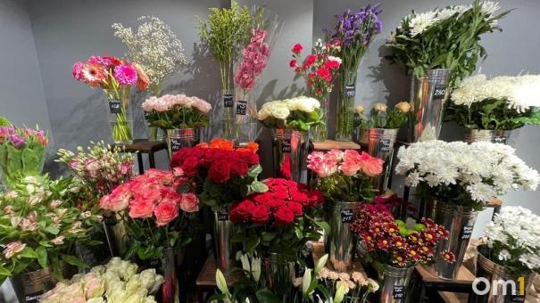 Какие цветы подарить? Омичам назвали букеты на все случаи жизни
