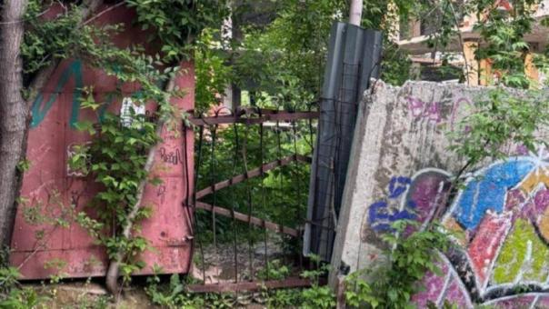Прокуратура оградила от детей опасную стройку в Новосибирске