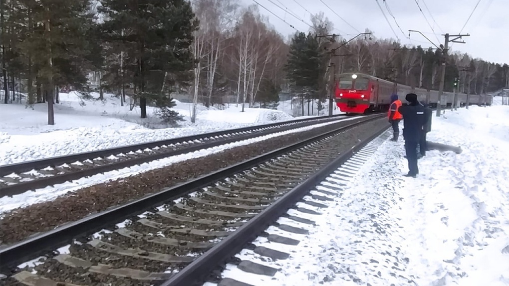 73-летнего рыбака насмерть сбил поезд в Новосибирске