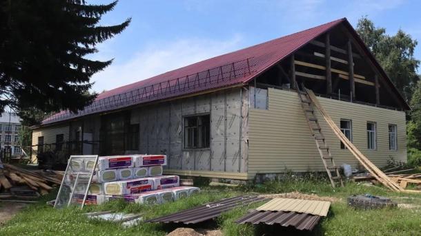 Оксана Фадина проинспектировала ремонт двух важных объектов в Усть-Ишиме