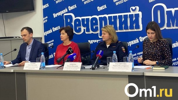 Омичам напомнили, как уберечь детей на дороге в осенне-зимний период