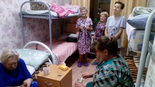 Хостел для бездомных закрыли в Новосибирске