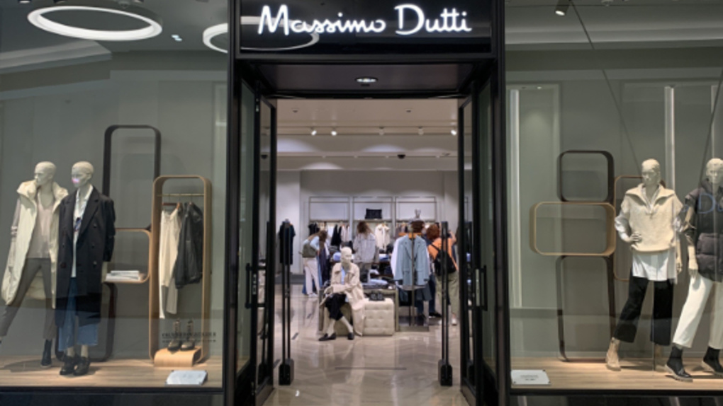 Магазин одежды Massimo Dutti закроется в ТЦ «Аура» в Новосибирске