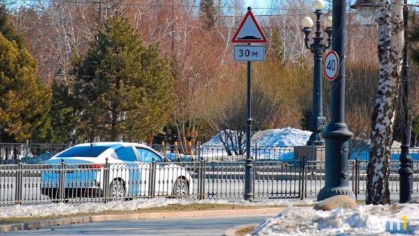 В Центральном округе Омска введут дополнительные запреты на парковку